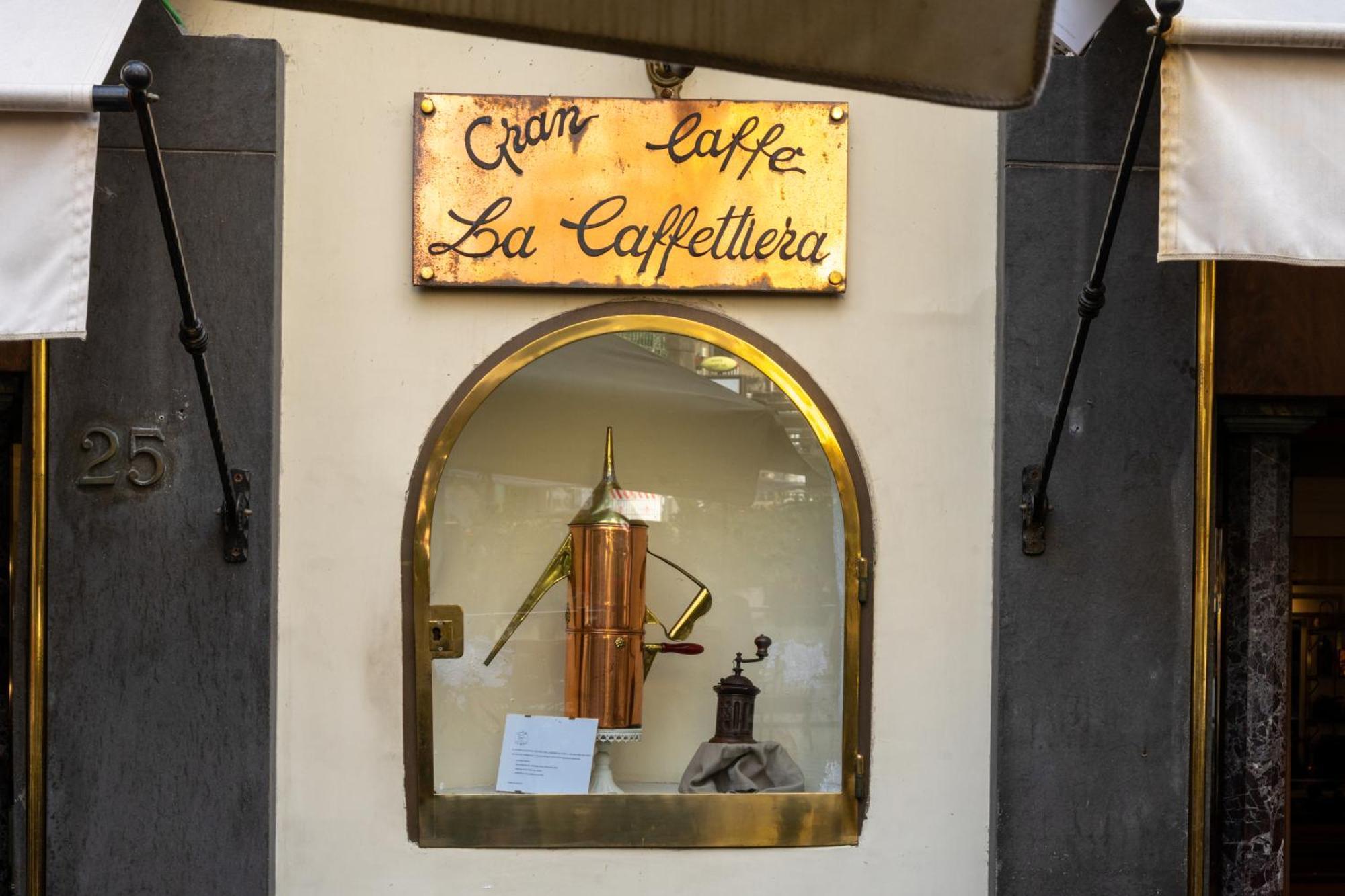 Insogno Suites Napels Buitenkant foto