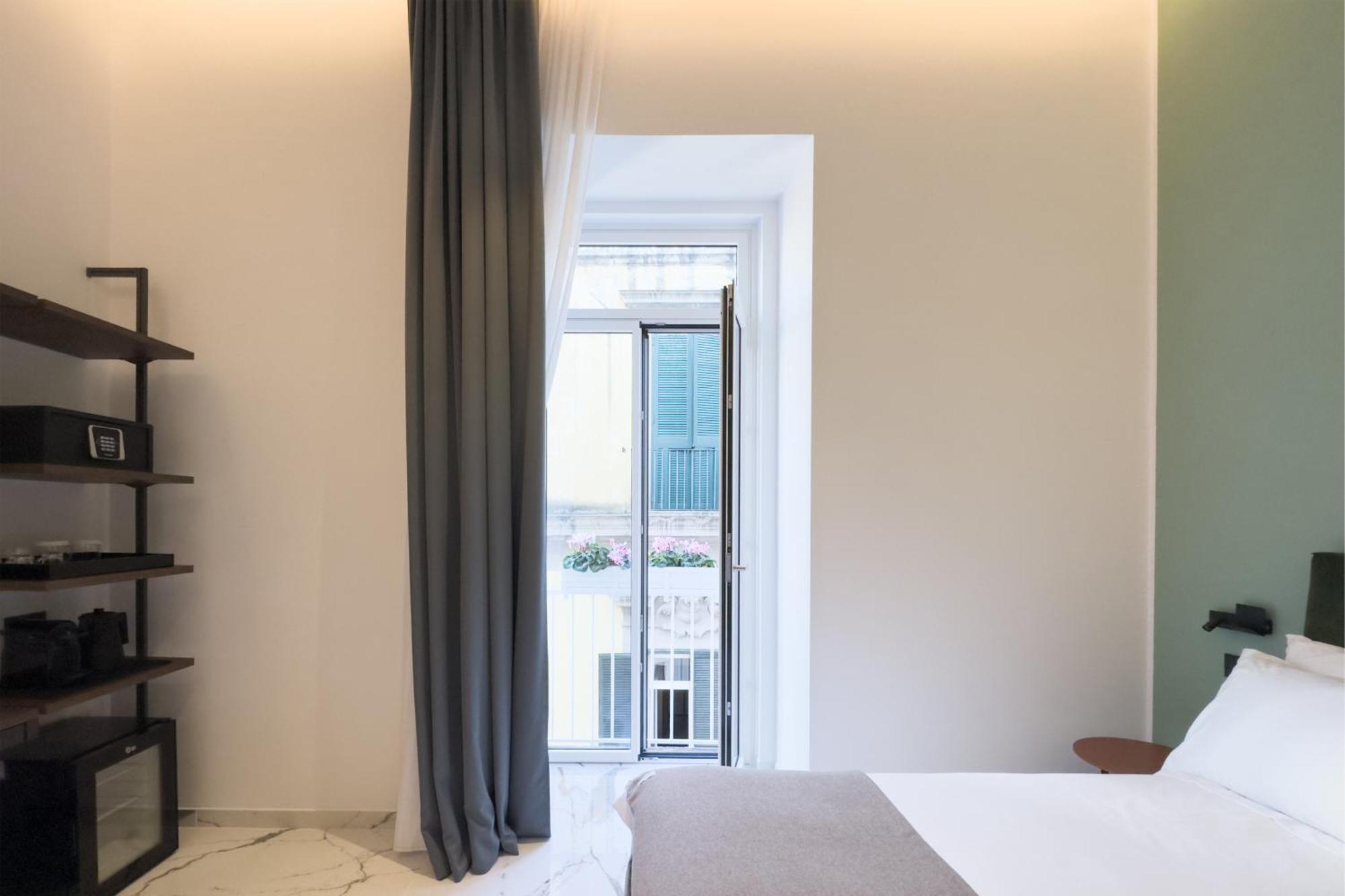 Insogno Suites Napels Buitenkant foto